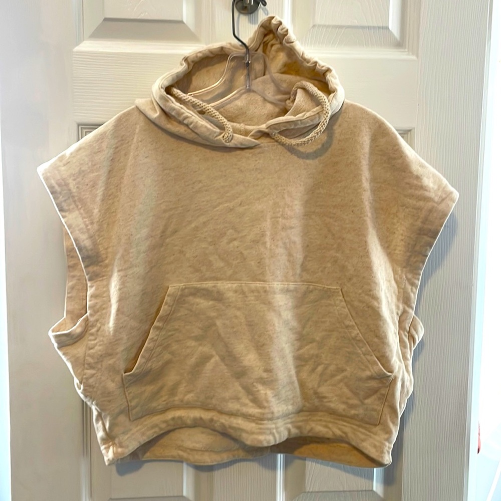 H&M tan pullover sleeveless top